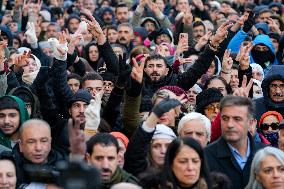 Kurds Protest Syrian Attacks - Turkey