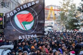 Kurds Protest Syrian Attacks - Turkey