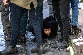 Kurds Protest Syrian Attacks - Turkey