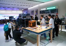 Retail Stores In Tech Sector - Shenzhen