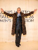 PFW Louis Vuitton Photocall EB