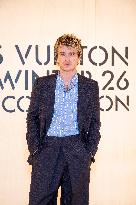 PFW Louis Vuitton Photocall EB