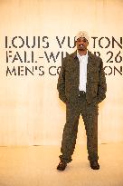 PFW Louis Vuitton Photocall EB
