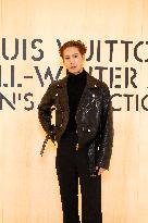 PFW Louis Vuitton Photocall EB