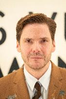 PFW Louis Vuitton Photocall EB