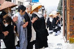 Buddhist monks seek donations