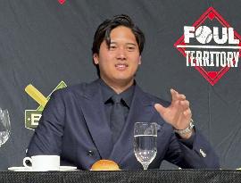 Ohtani attends BBWAA dinner party