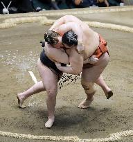 New Year Grand Sumo Tournament