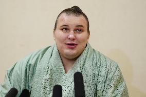 Sumo: Ozeki Aonishiki