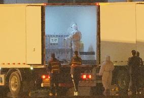 Twin giant pandas' arrival in China from Japan