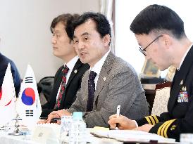 Japan-S. Korea defense talks