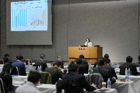 Labor-management forum in Tokyo