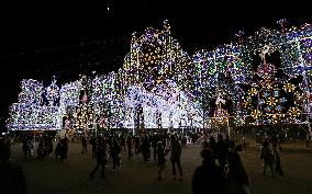 Illumination event in Kobe in memory of quake victims