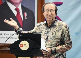 Nobel laureate Kitagawa in Indonesia