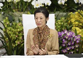 Princess Hisako visits international orchid show