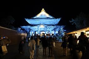 Zenko-ji temple lit up