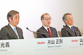 Isuzu President Change Press Conference
