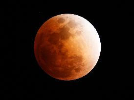 Total lunar eclipse