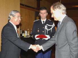 Japanese mathematician Hironaka dies