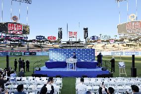 Baseball: Uniqlo Field at Dodger Stadium