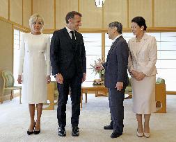 Japan emperor, empress meet with French President Macron, wife