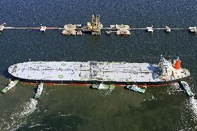 Last Japan-bound crude oil tanker arrives in Tokyo Bay