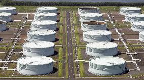 Japan mulls additional release of oil reserves