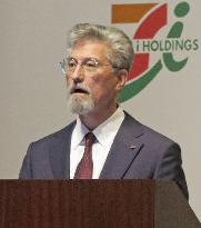 Seven & i Holdings to delay listing of U.S. unit