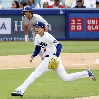 Baseball: Rangers vs. Dodgers
