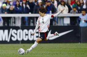 Football: friendly between Japan and U.S.