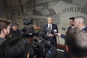 Baseball: Mariners unveil statue of Hall of Famer Ichiro