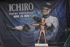 Baseball: Mariners unveil statue of Hall of Famer Ichiro