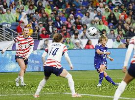 Football: friendly between Japan and U.S.