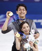 Figure skating: Olympic champion pair Miura, Kihara retire