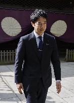 Japanese lawmaker visits Yasukuni shrine