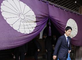 Japanese lawmaker visits Yasukuni shrine