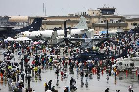 U.S. Iwakuni base opens on U.S.-Japan friendship day