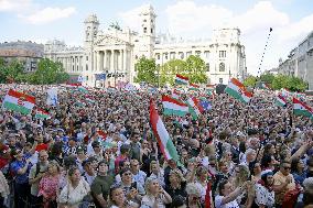 Magyar sworn in as Hungary's prime minister
