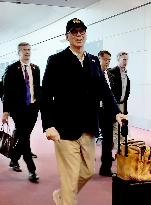 U.S. treasury secretary arrives in Japan