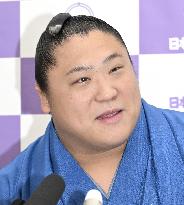 Sumo: Wakatakakage after Summer Grand Sumo Tournament win
