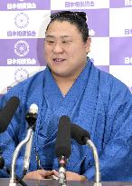 Sumo: Wakatakakage after Summer Grand Sumo Tournament win