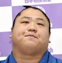 Sumo: Wakatakakage after Summer Grand Sumo Tournament win