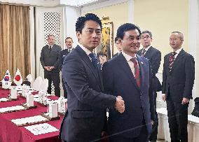 Japan Defense Minister Koizumi, S. Korea Defense Minister Ahn meet