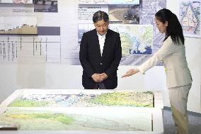 Emperor inspects floodgate in Tokyo