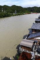 Powerful typhoon hits Japan