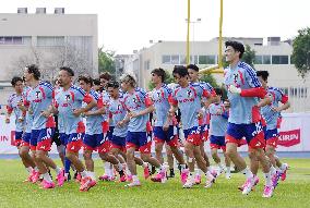 Football: Japan players train in Mexico