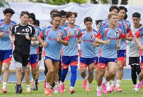 Football: Japan players train in Mexico