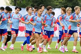 Football: Japan players train in Mexico