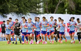 Football: Japan players train in Mexico