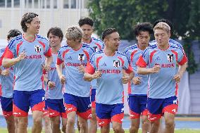 Football: Japan players train in Mexico
